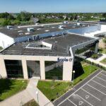 Vue aérienne de l'extérieur du bâtiment de l'école informatique École IT