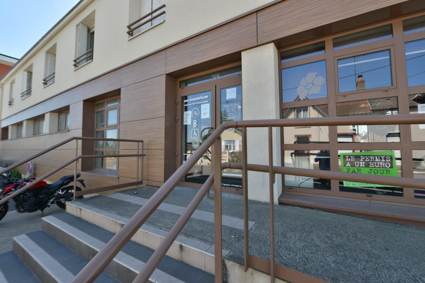 Extérieur du bâtiment Saran Conduite