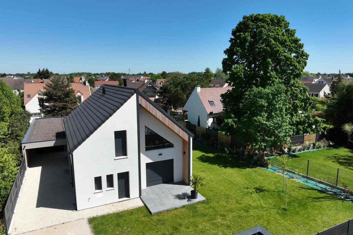 Vue aérienne de l'extérieur de la maison individuelle du CLOS DES MONTEES