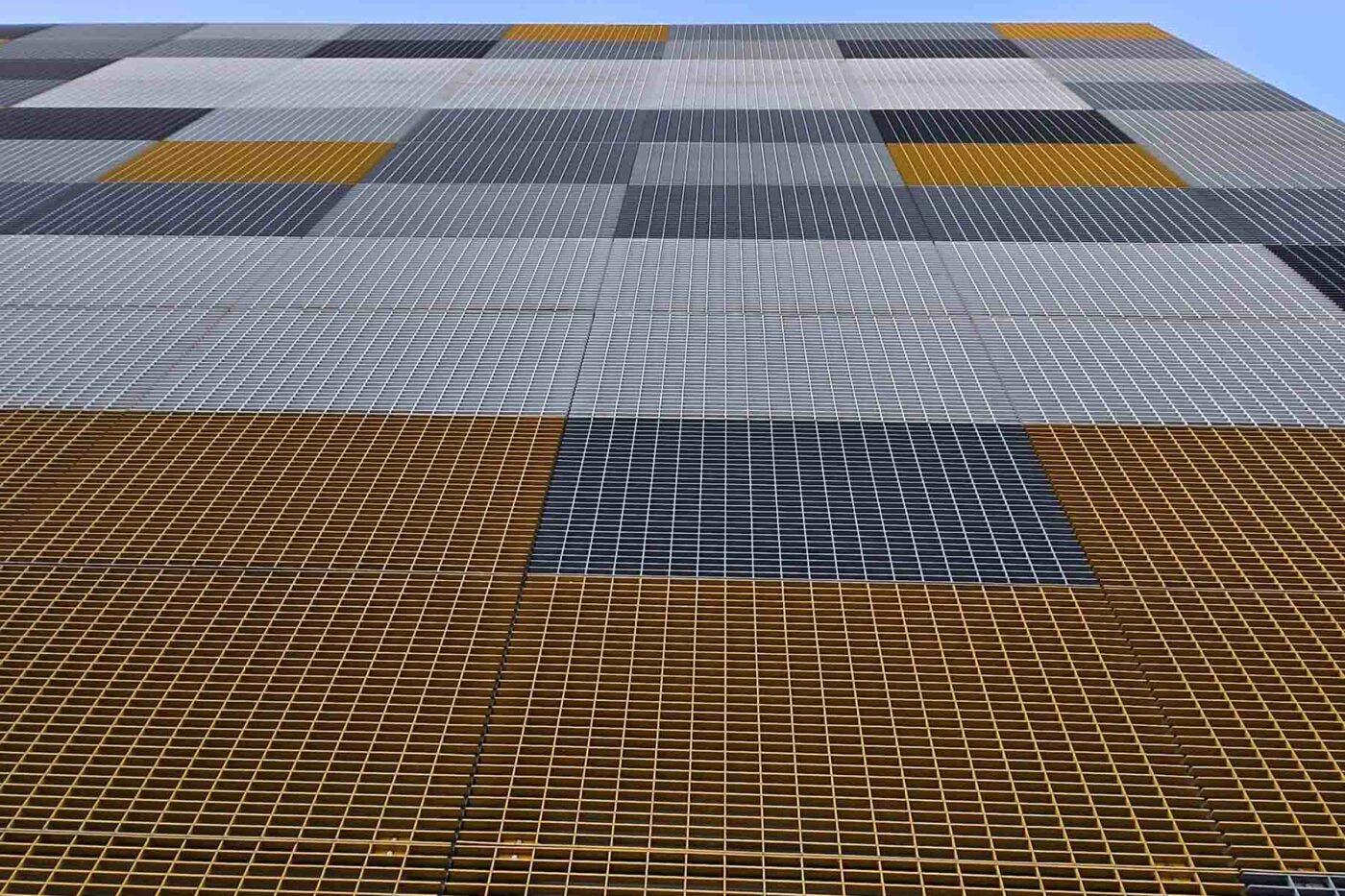 Murs des bâtiments de France Travail et de la SNCF