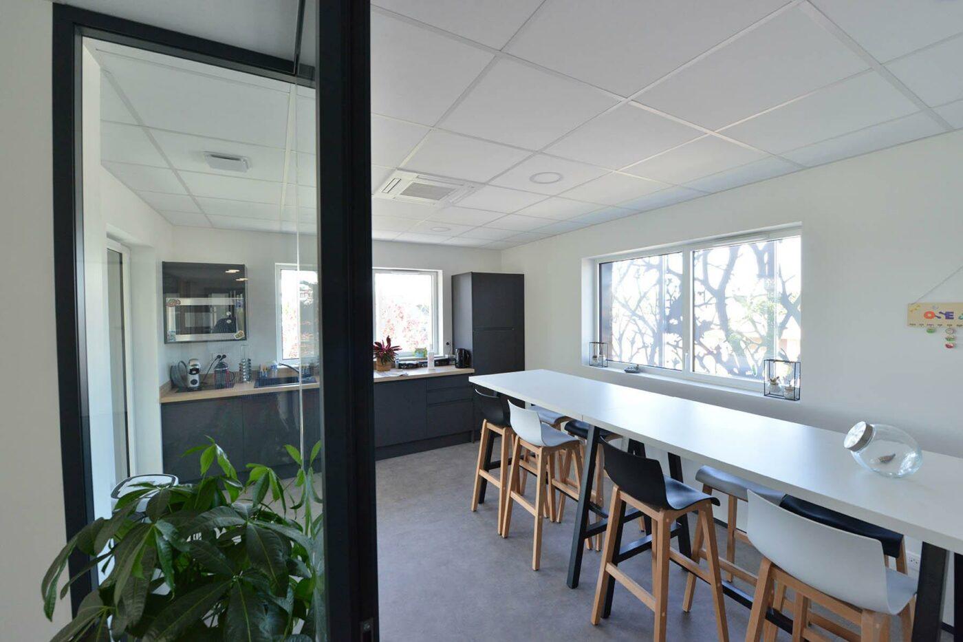 Intérieur de la salle de pause du bâtiment OSE CONSEIL