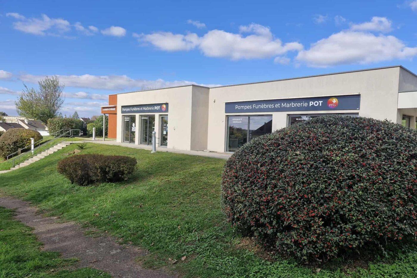 Bâtiment de PGF Saint Sauveur en Puisaye